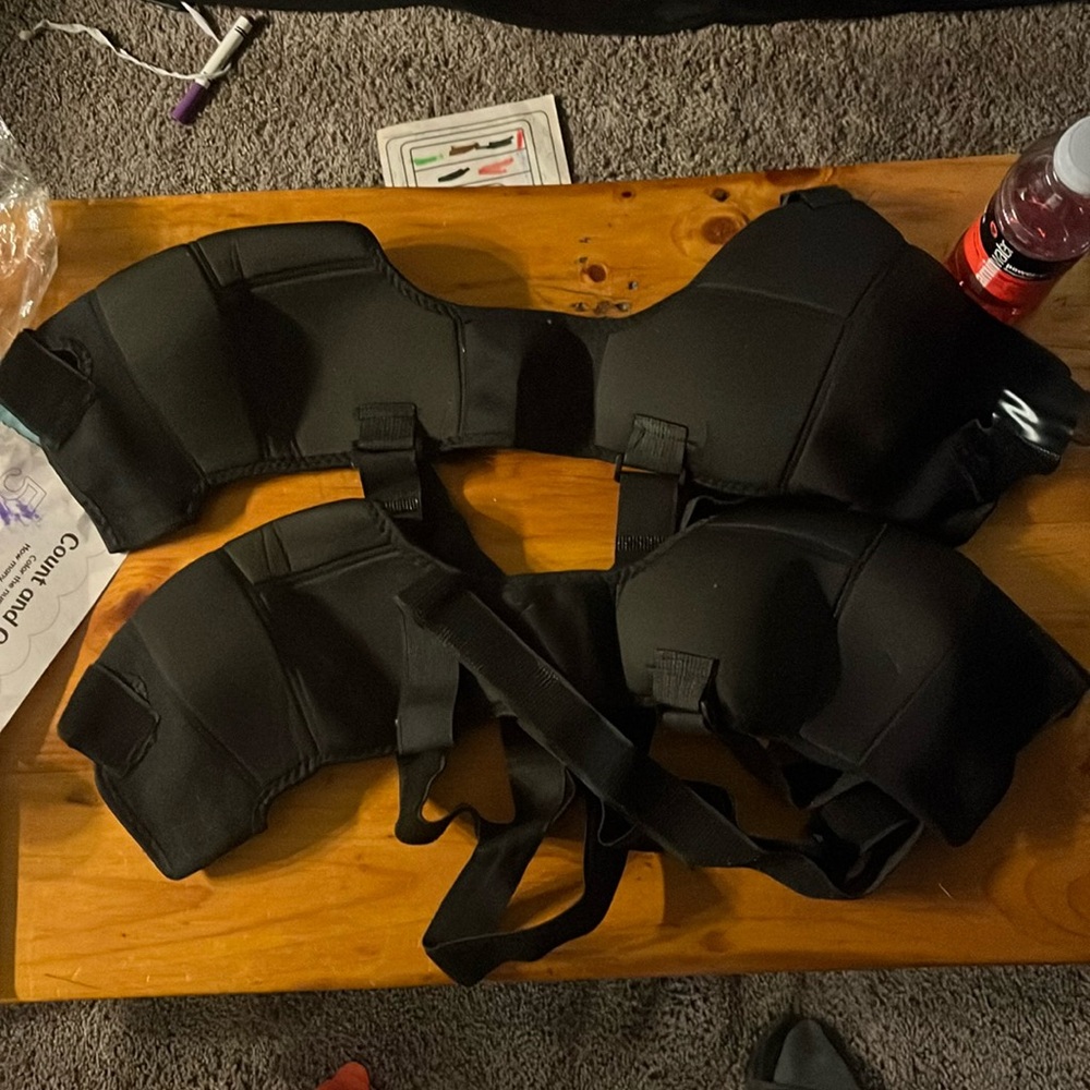 Set of 2 back and double shoulder support neoprene brace
